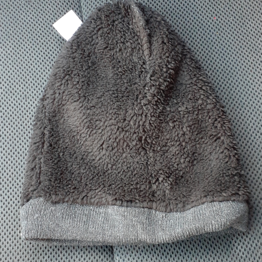 Winter hat - Picture 2 of 2